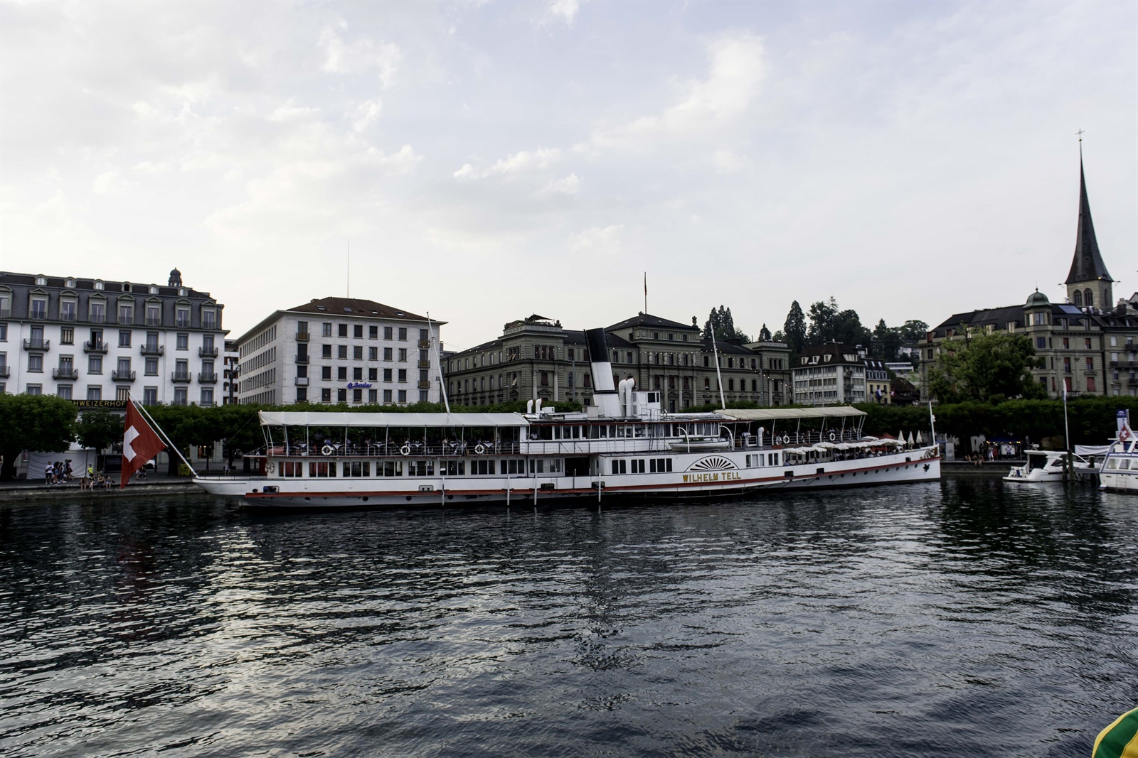 wieso steht Dampfschiff Wilhelm Tell in Luzern am Quai?