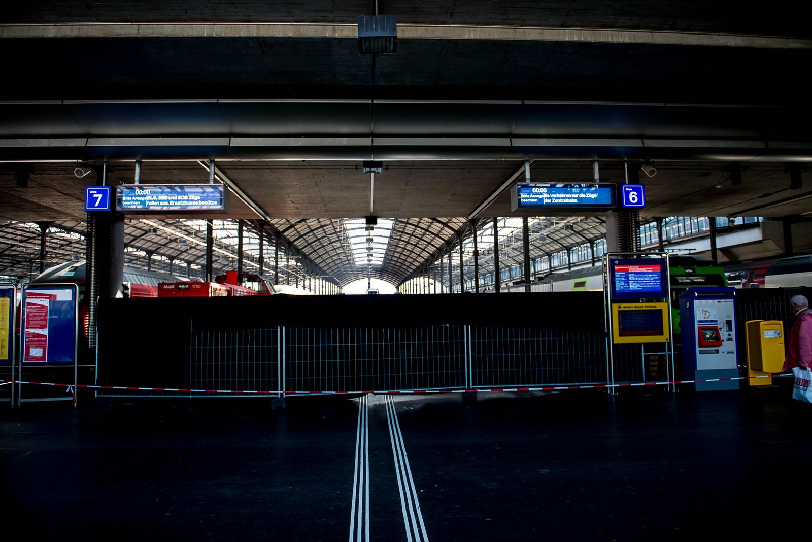 Fast keine Leute im Bahnhof Luzern? Ist Luzern nicht mehr erreichbar?